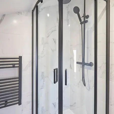 Grace's Loft - 1 Bed דירה סקארבורו