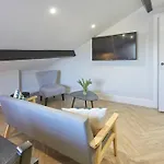 Grace's Loft - 1 Bed Scarborough